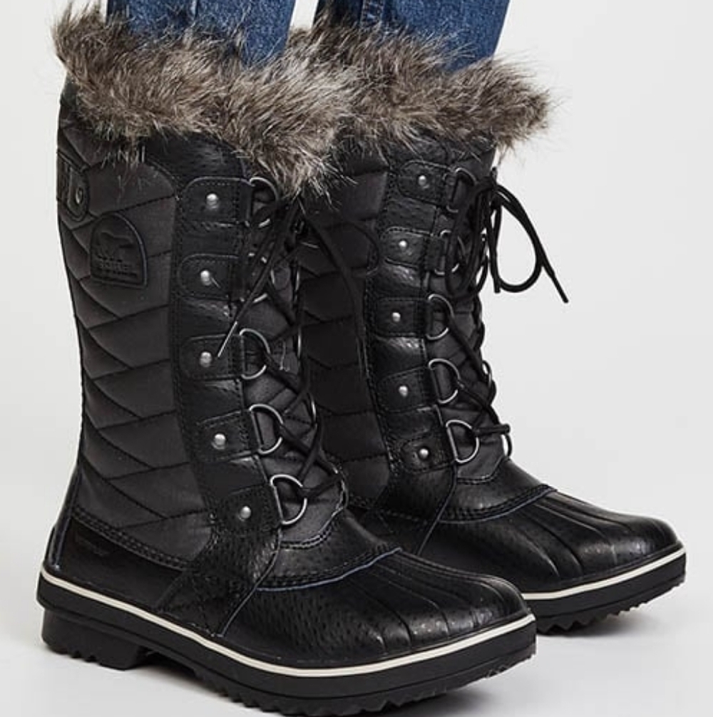 NWT Sorel Black Quilted Lace-Up Faux Fur Winter Boots
